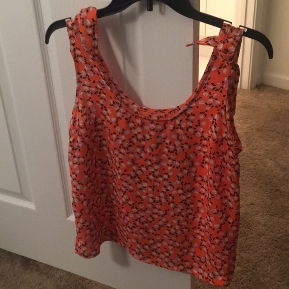 Flowery tank top - Picture 2 of 5